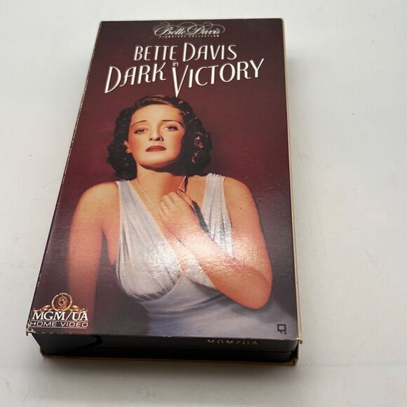 Dark Victory VHS (Bette Davis, Humphrey Bogart) - Picture 1 of 3